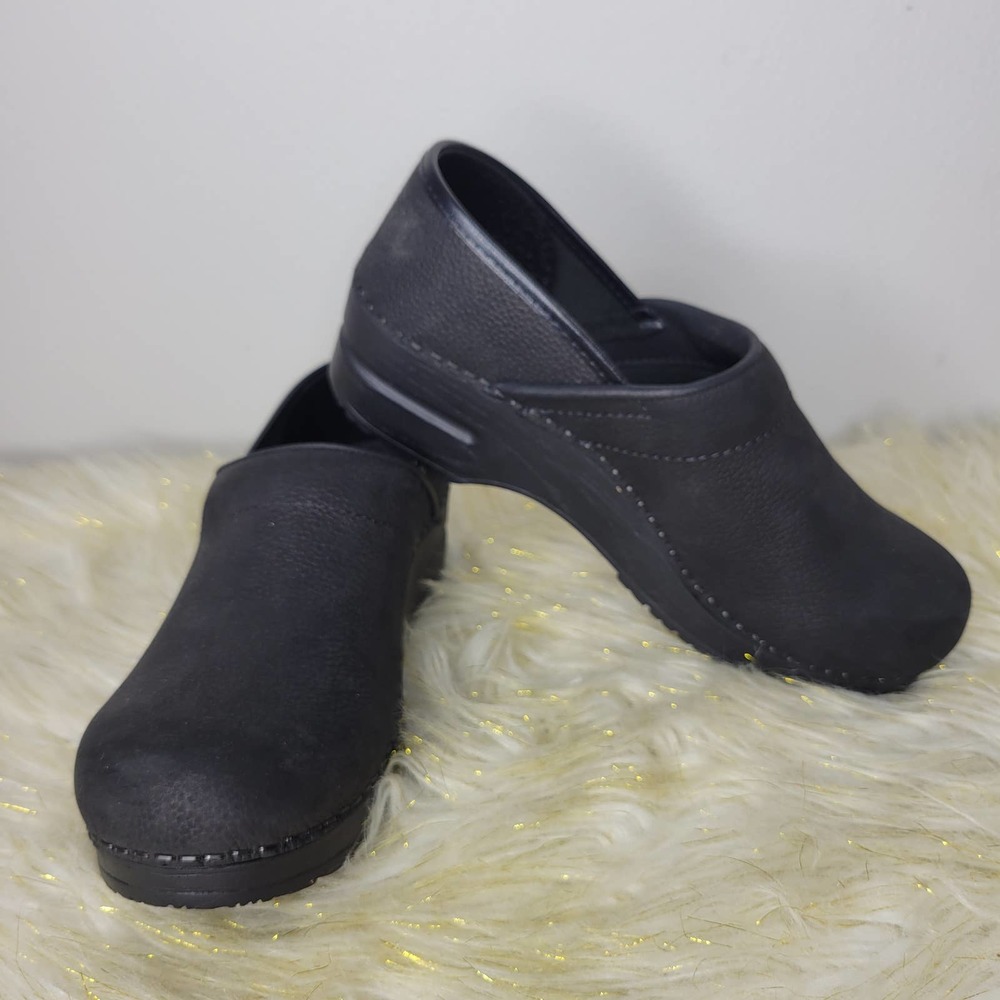 Sanita Black Pebbled Danish Clogs Size 8
